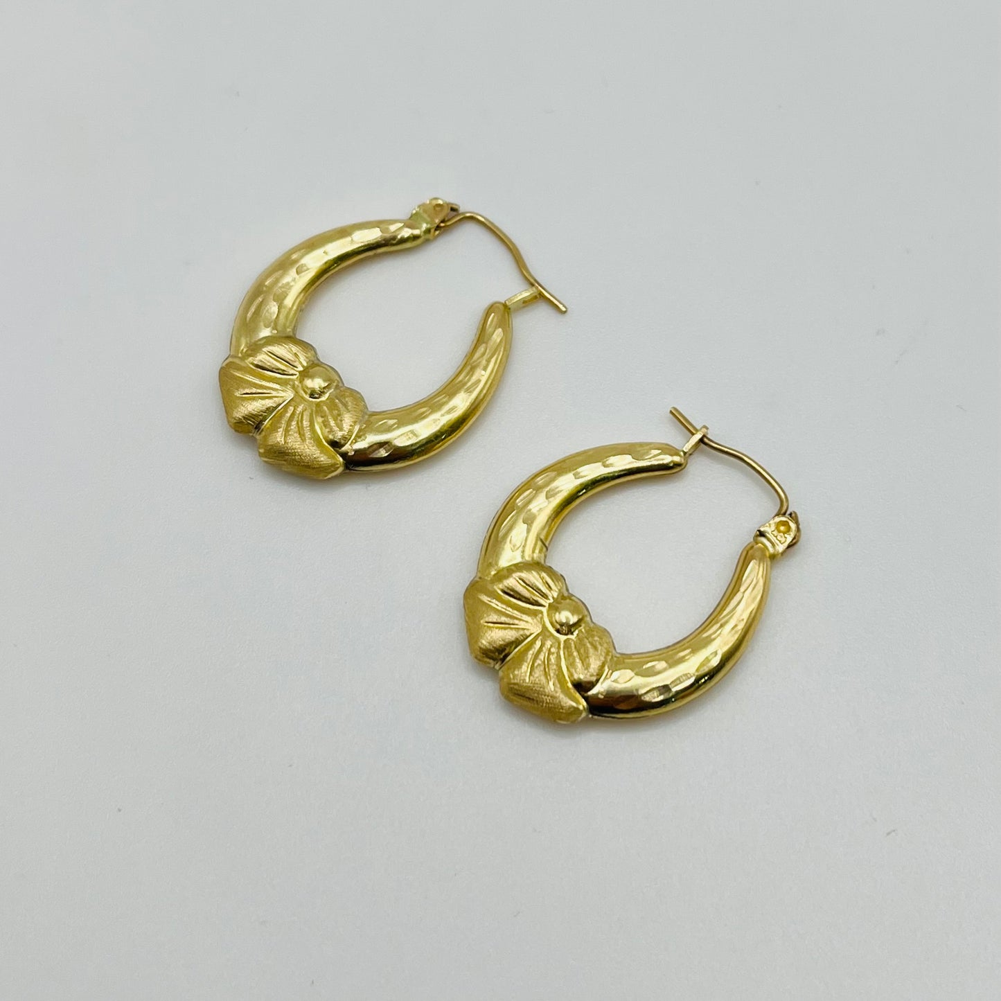 10K Gold Bow Hoops (Large, 0.9")