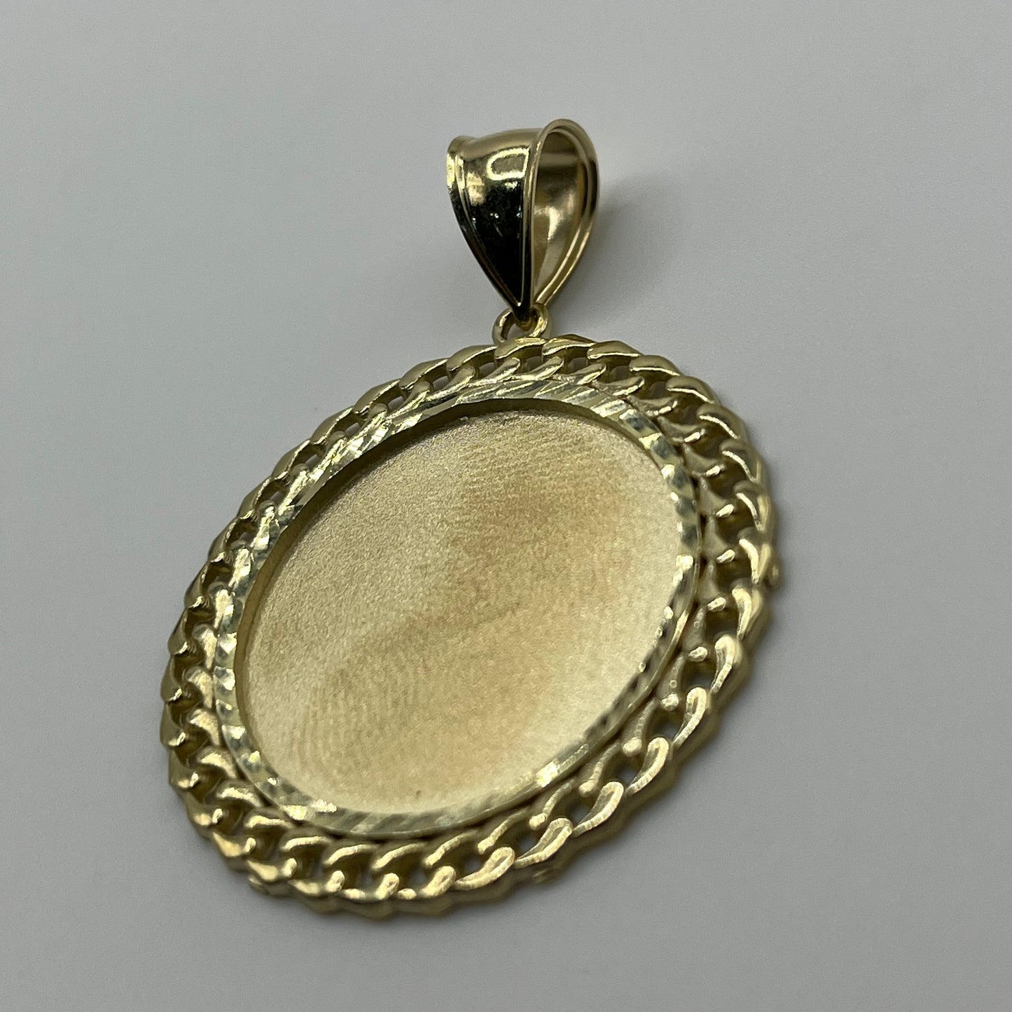 10k Gold Cuban Picture Pendant (Med)
