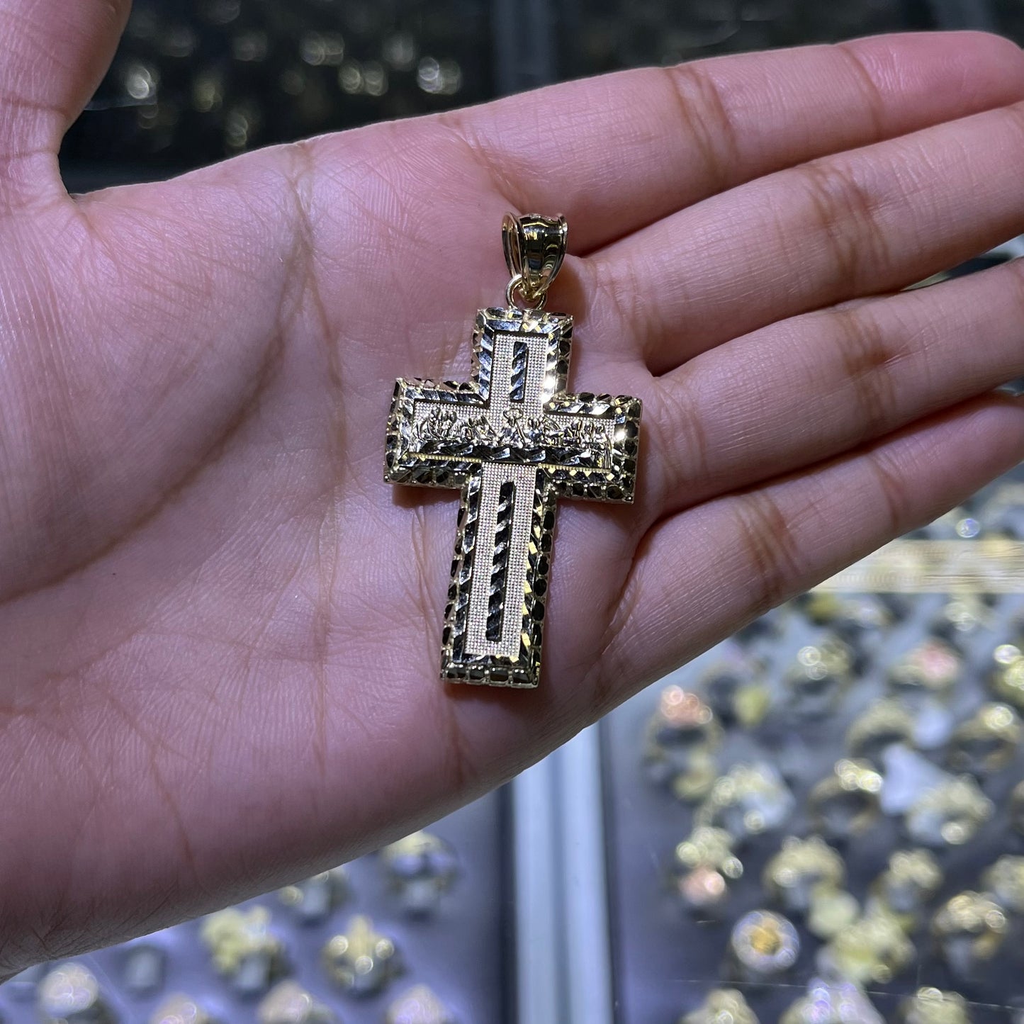 10k Gold Dc Outlined Last Supper Cross