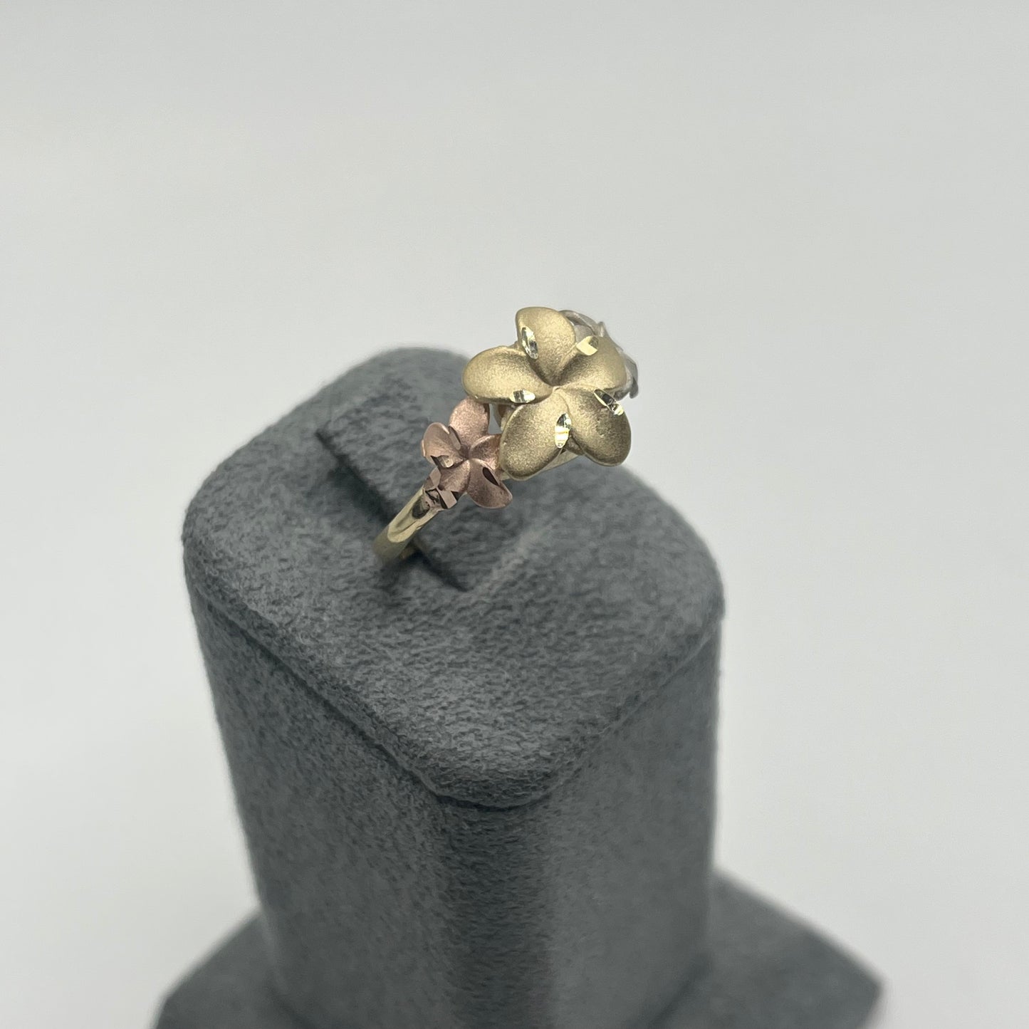 10k Gold Hibiscus Tri-Color Matte Ring (Small)