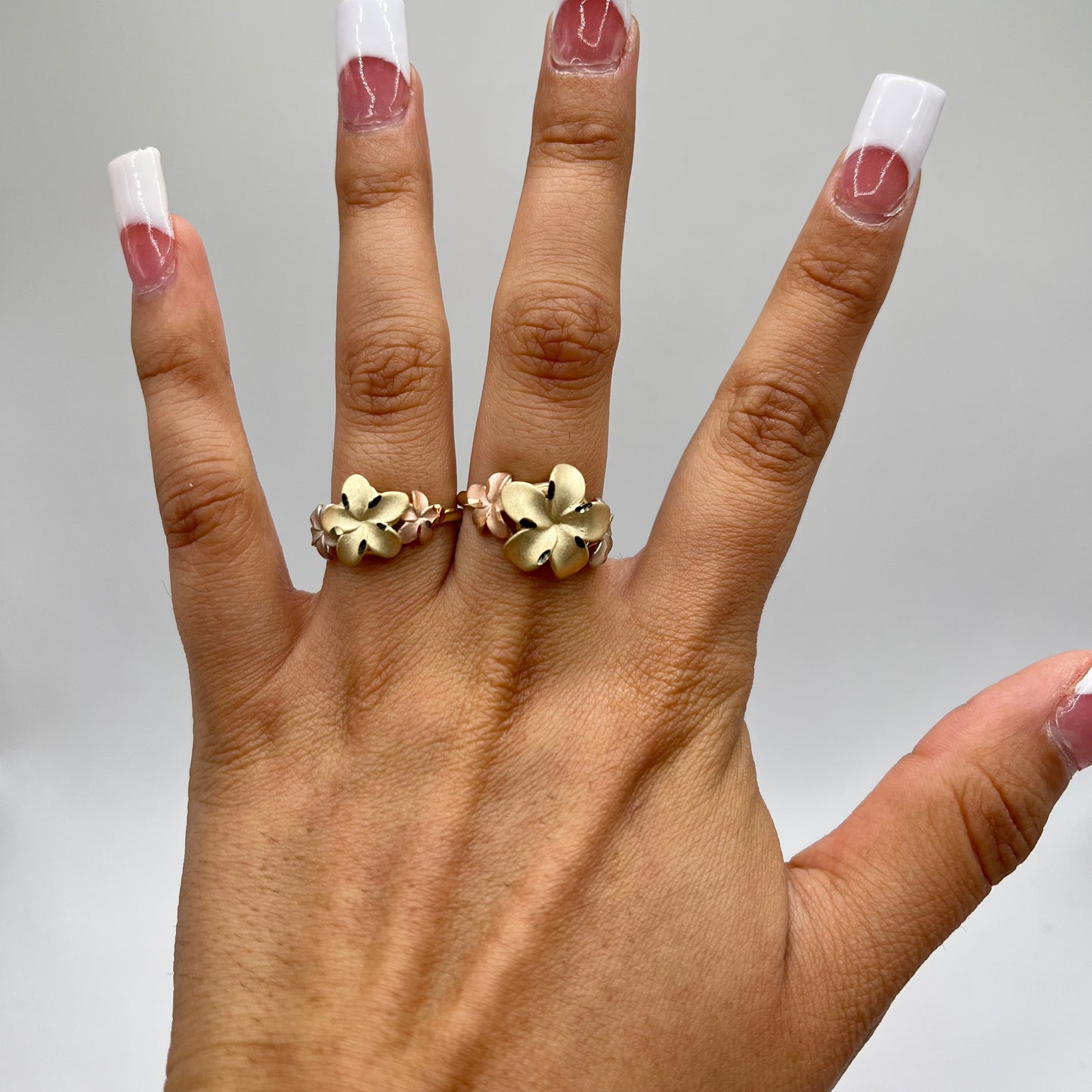 10k Gold Hibiscus Tri-Color Matte Ring (Large)