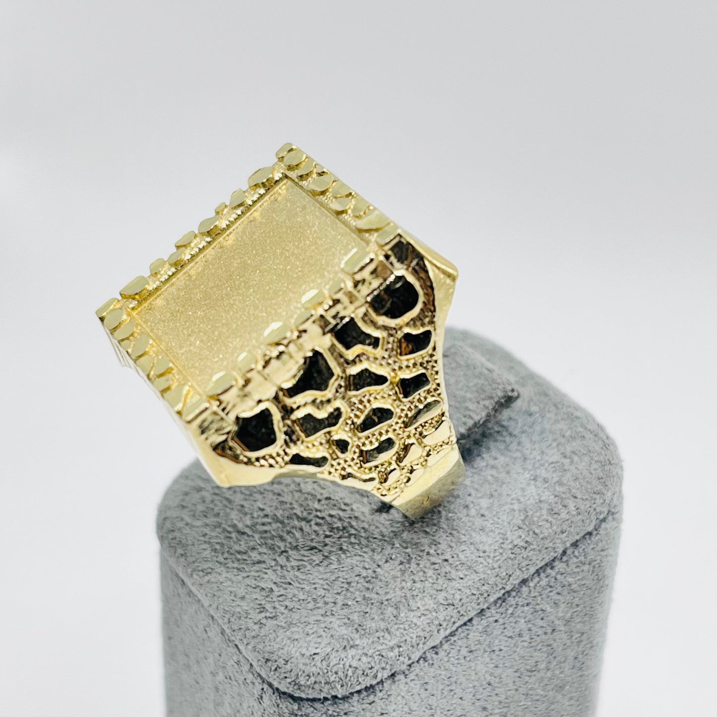 10K Gold Nugget Picture Ring