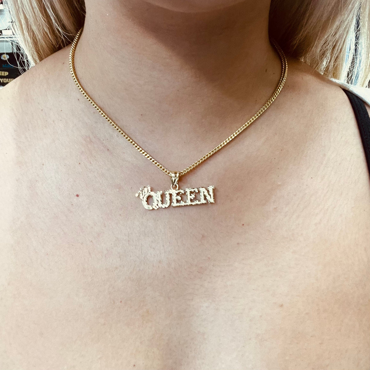 10K Gold Queen Pendant | Face Size: 1.5in