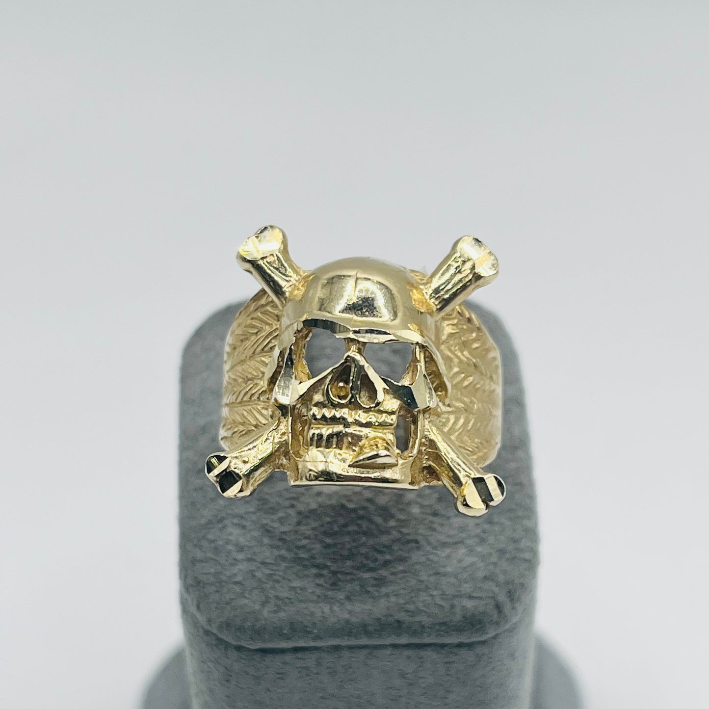 10K Solid Gold Mens Skull Ring