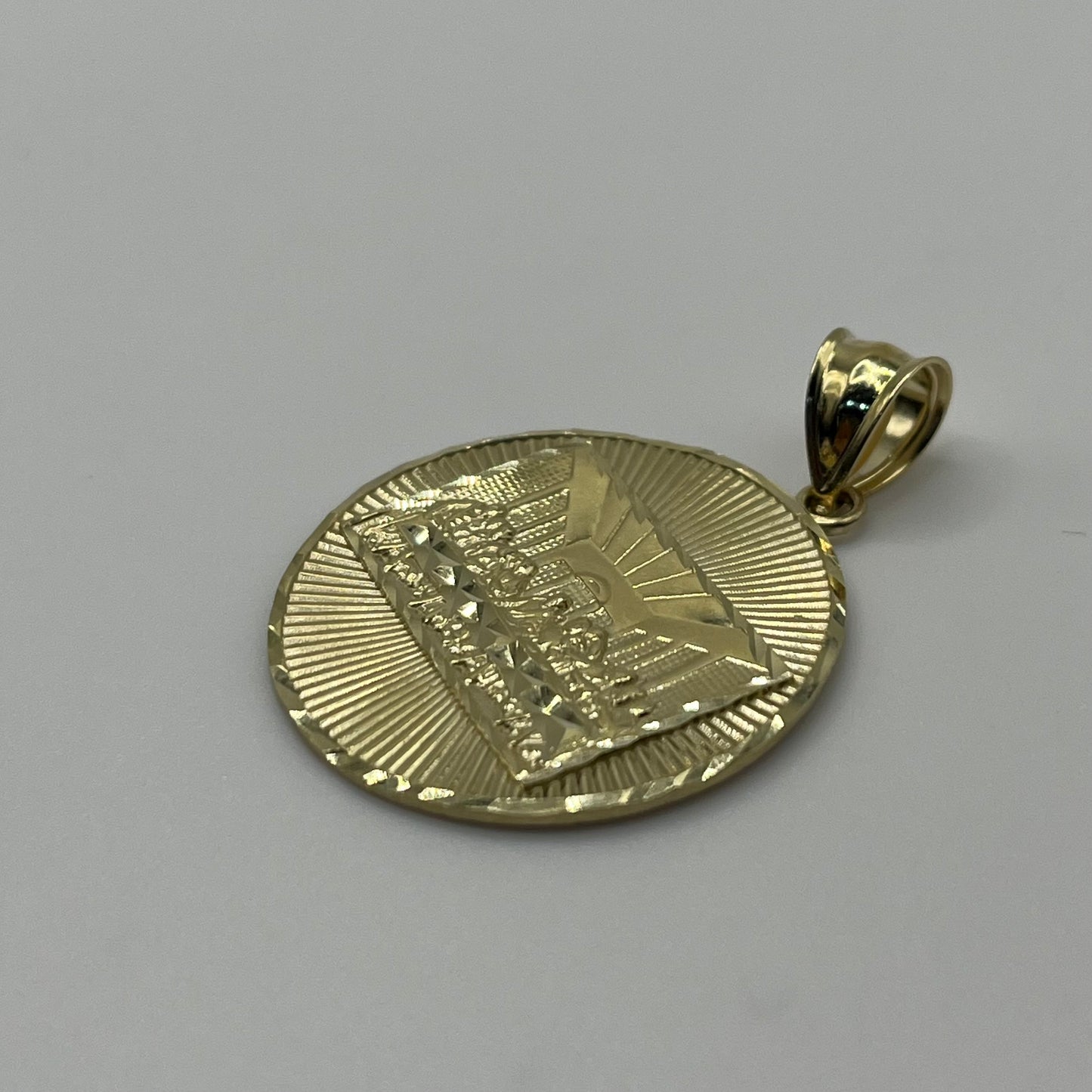 10K Gold Last Supper Pendant Shiny Round