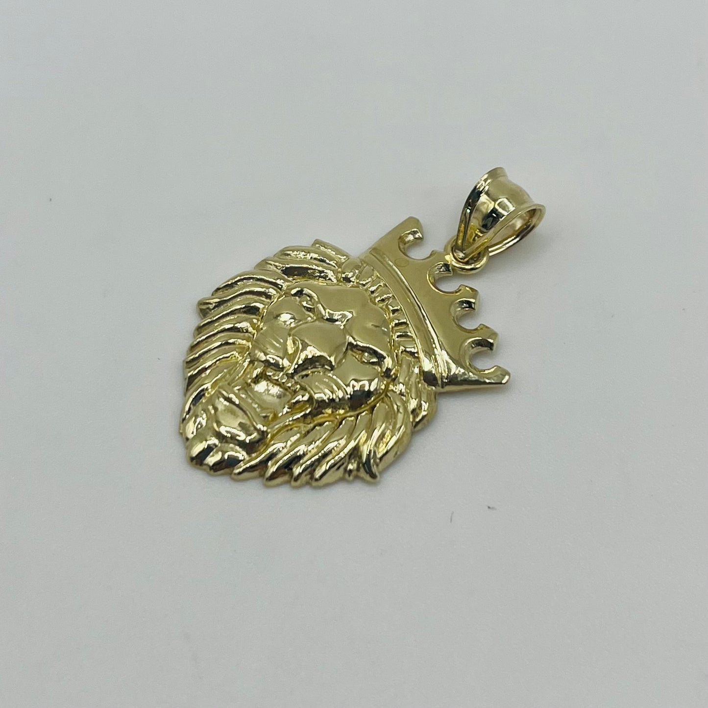 10k Gold King of the Jungle Charm
