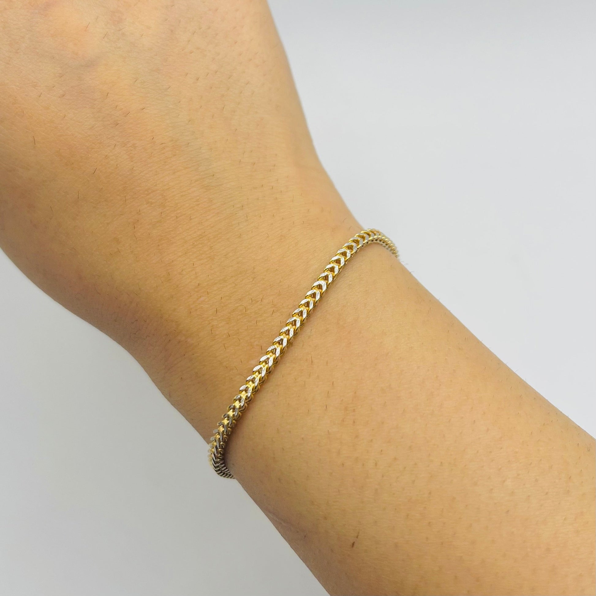 10K Gold Diamond Cut Franco Bracelet | Width: 2mm