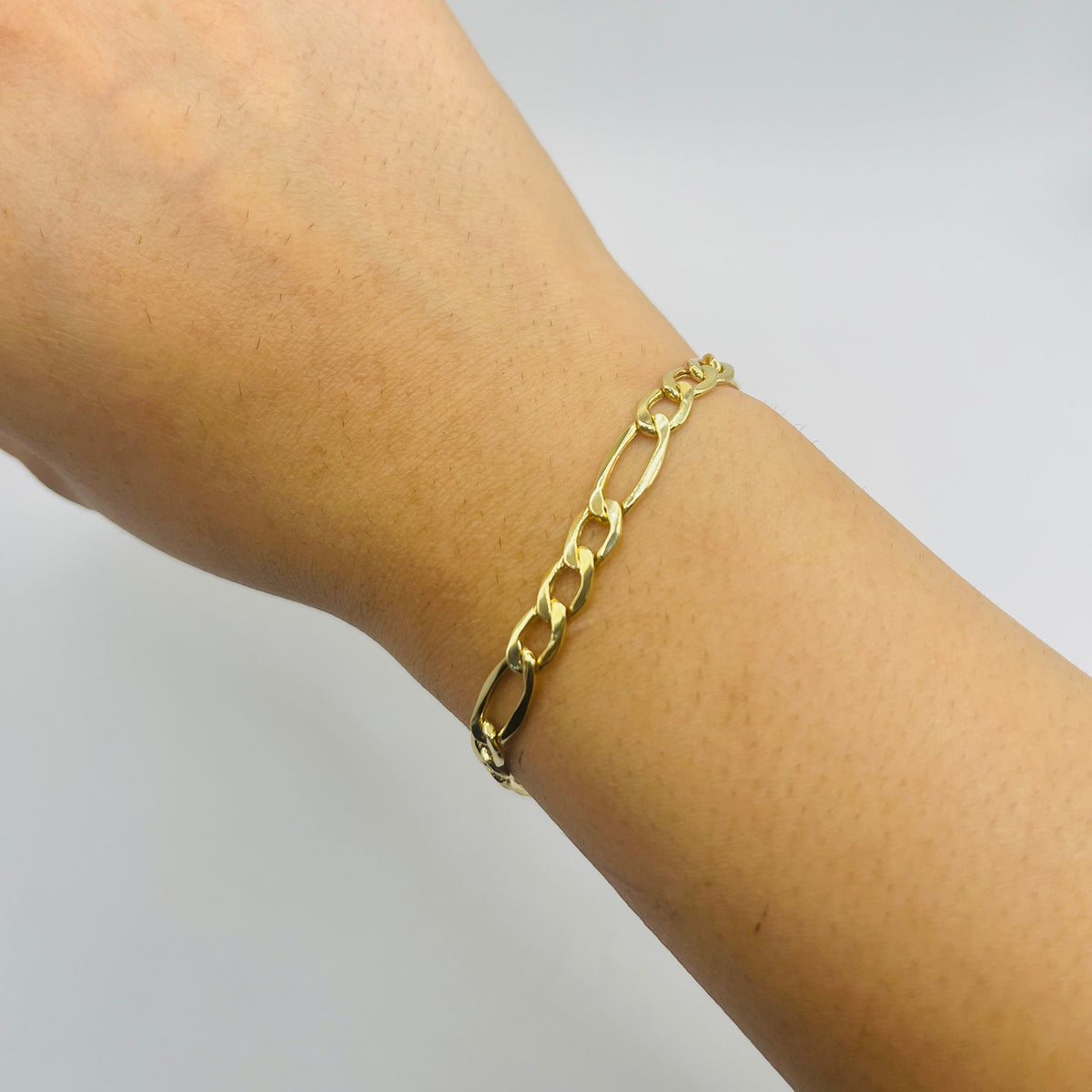 14K Gold Hollow Figaro Bracelet | Width: 5.5mm