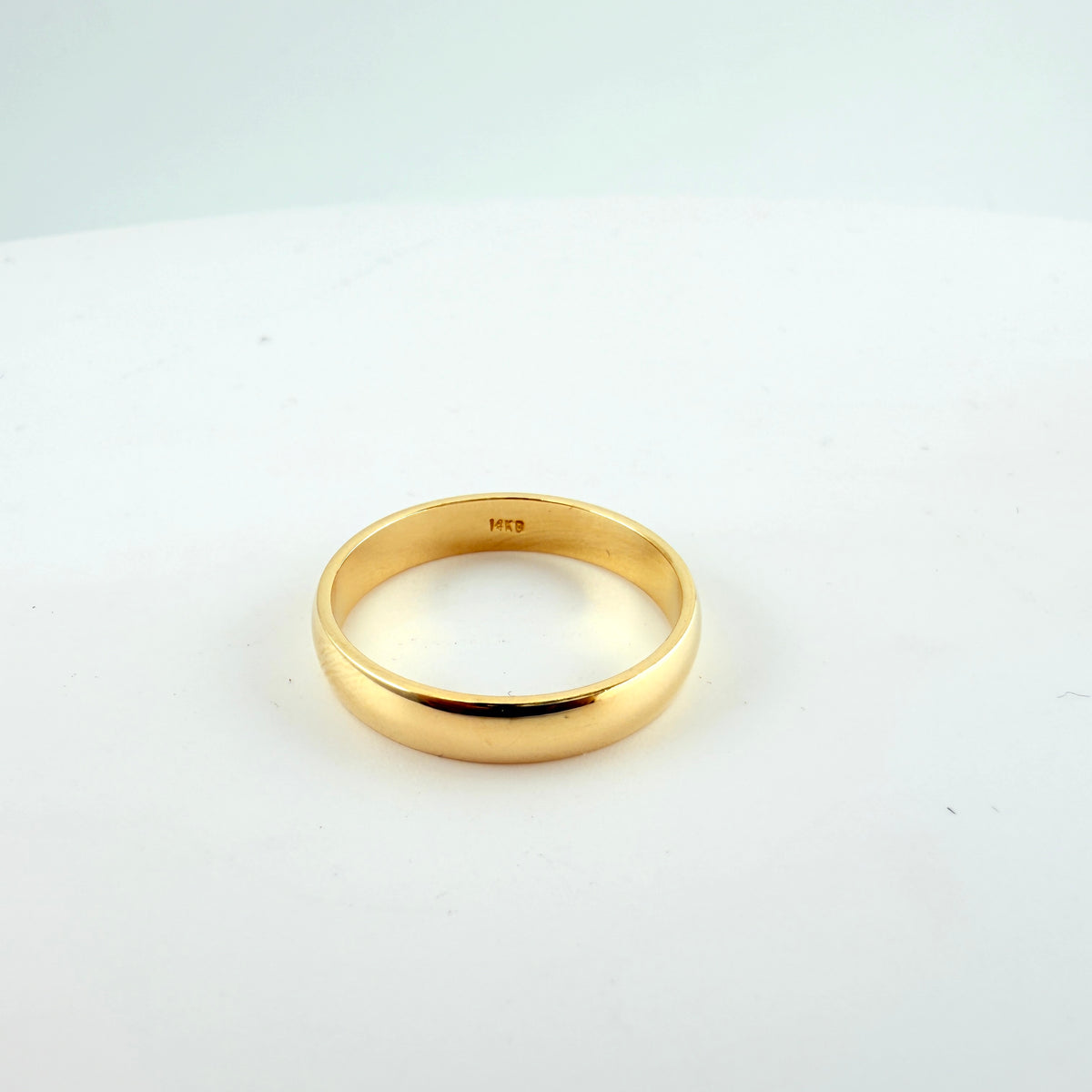 Classic Gold Wedding Band