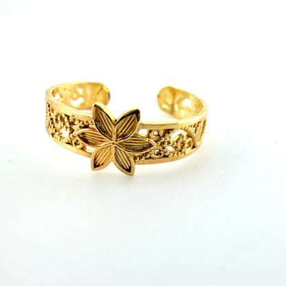 10K Gold Star Flower Toe Ring