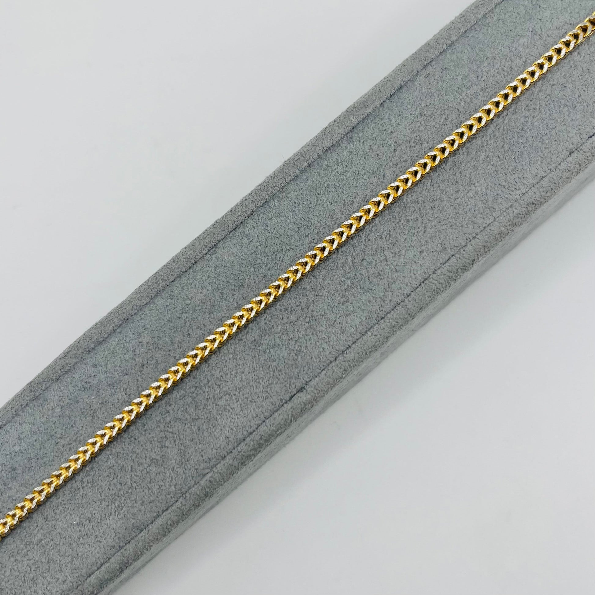 10K Gold Diamond Cut Franco Bracelet | Width: 2mm