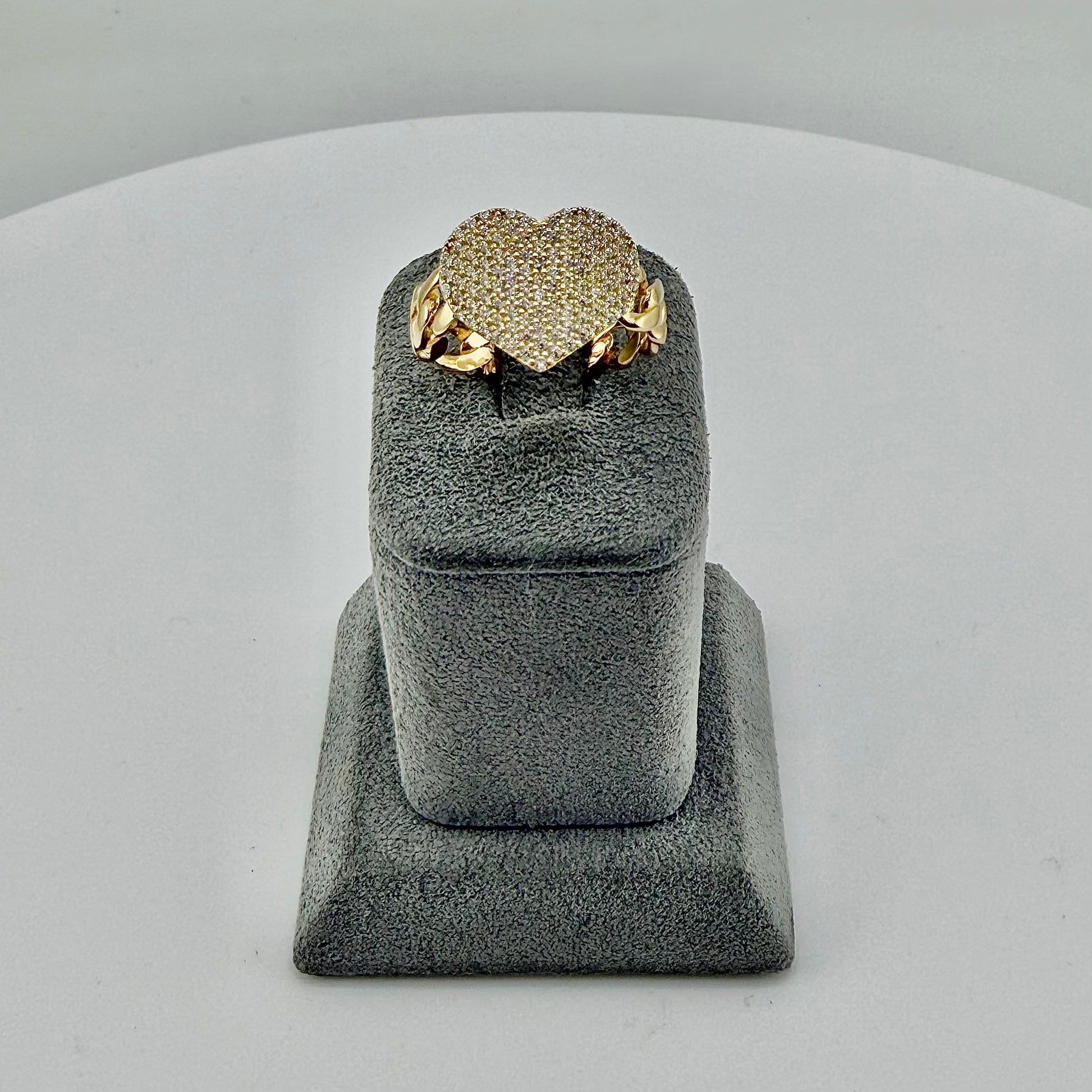 10K Gold miami cuban band with a cubic zirconia white heart