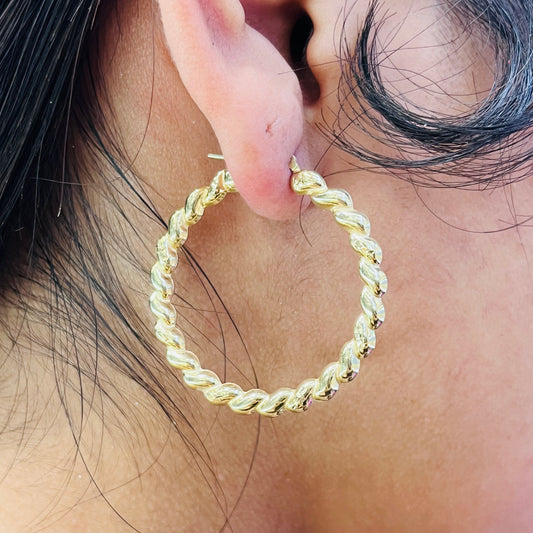 10 Karat Gold Ribbed Hoop Earrings (1.25")