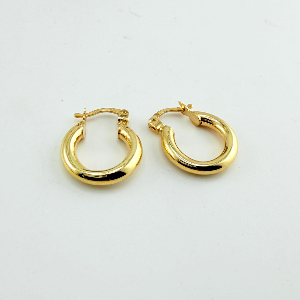 10K Gold Classic Huggy Hoops