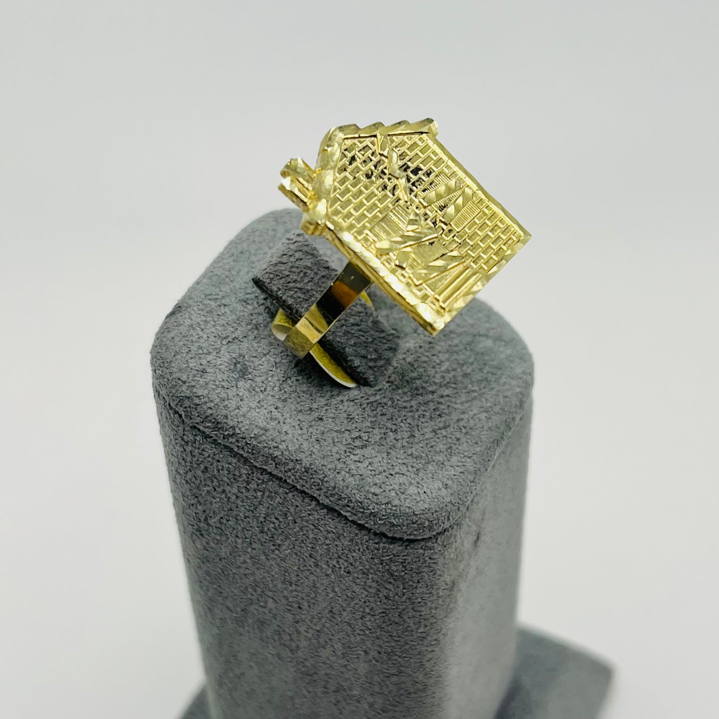 10K GOLD TRAP HOUSE RING