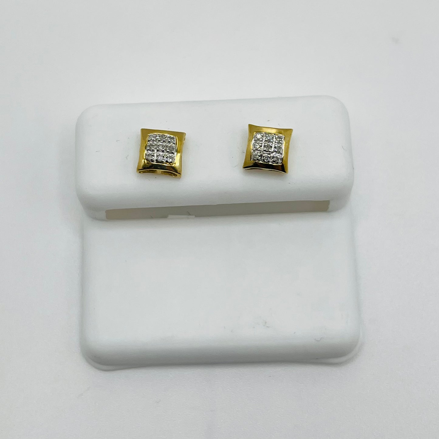 10k Gold Dome Diamond Kite Earrings (Screwback) 6.5mm