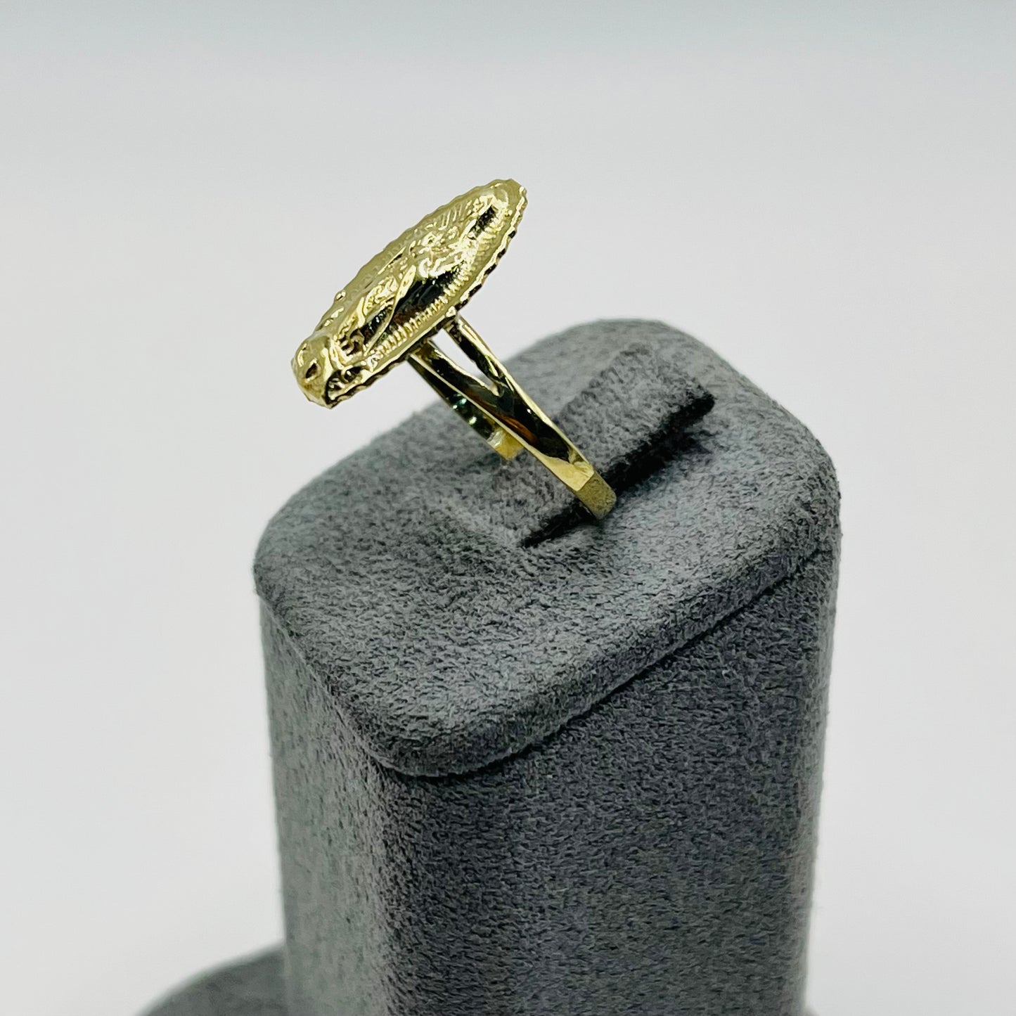 10k Gold Outlined Virgin Mary Ring (M)