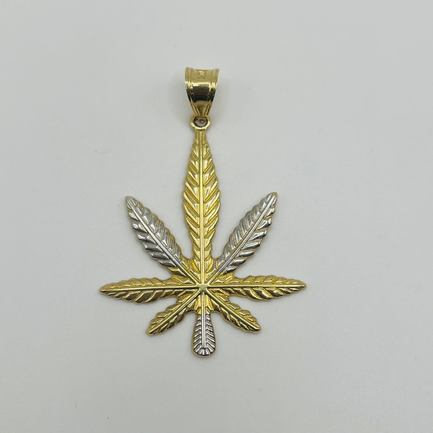 10k Gold Two-Tone Weed Pendant (M)
