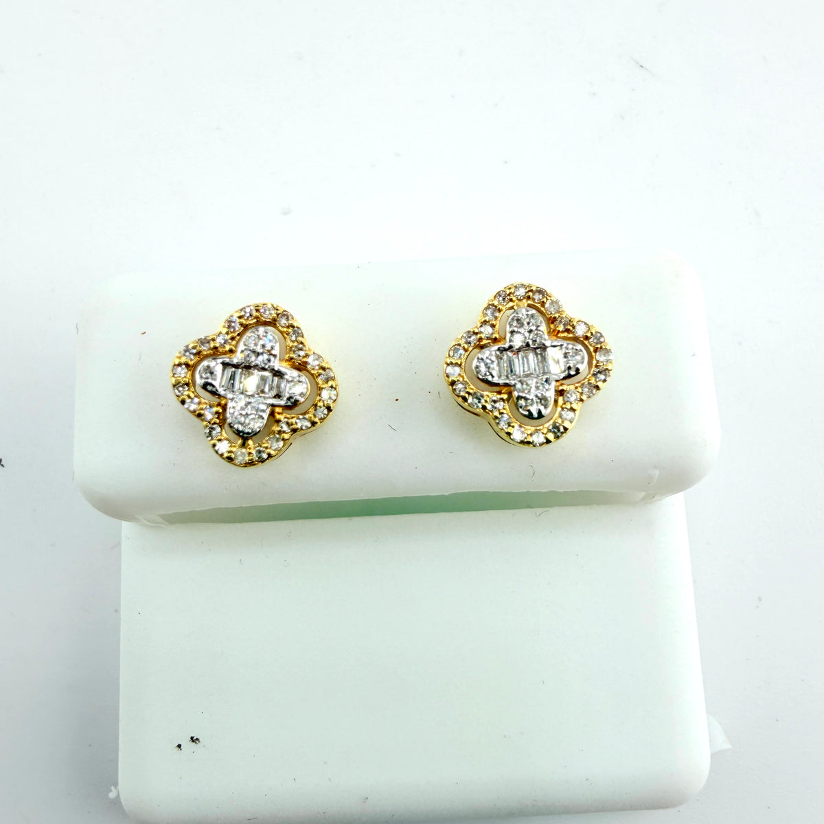 14k Gold Natural Diamond Two Tier Clover Earrings (Screwback)