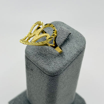 10K Gold Drifting Heart Initial Ring (medium)