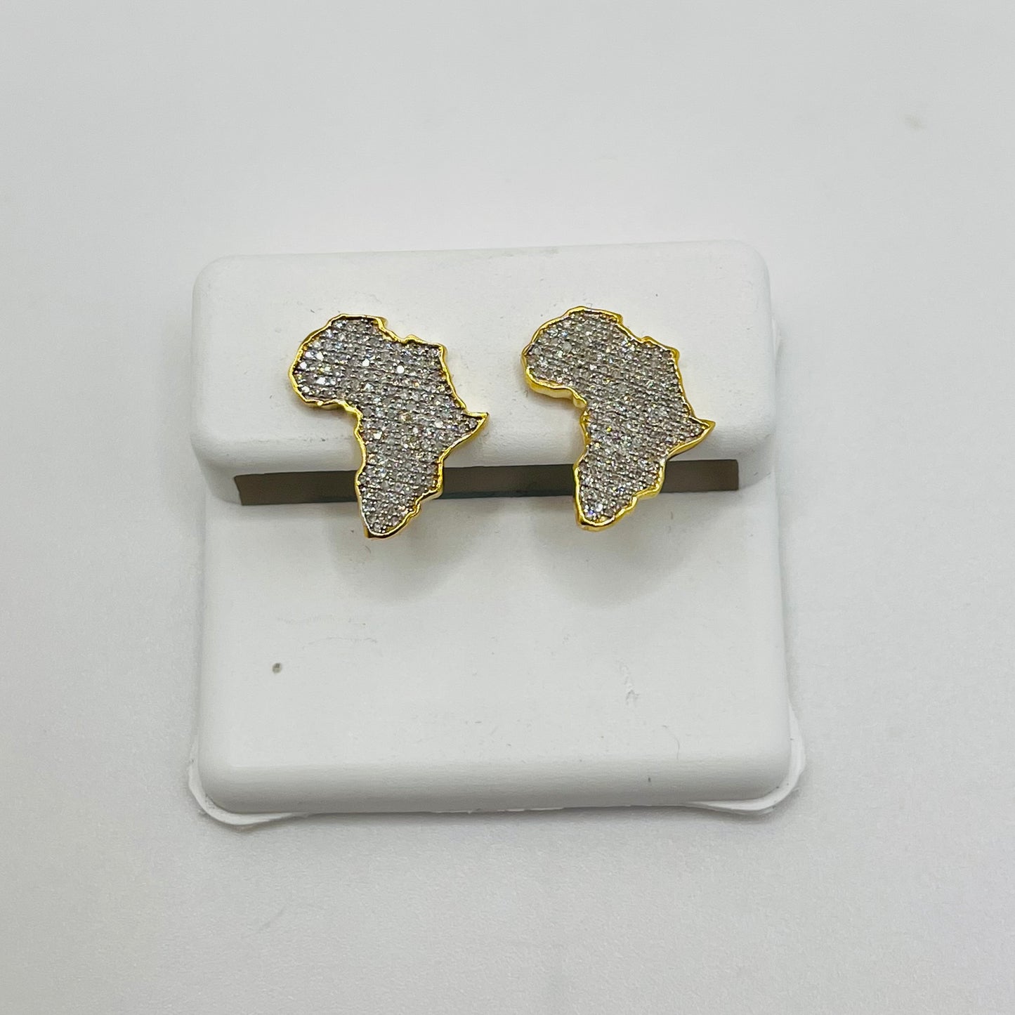 10k Gold Diamond Africa Earrings 15mm (Screwback)