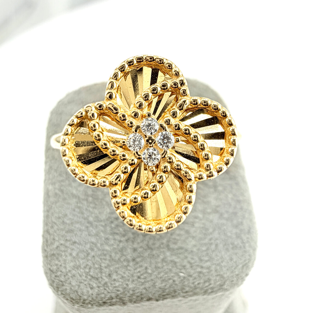 10K Gold Fancy Detail Clover Ring