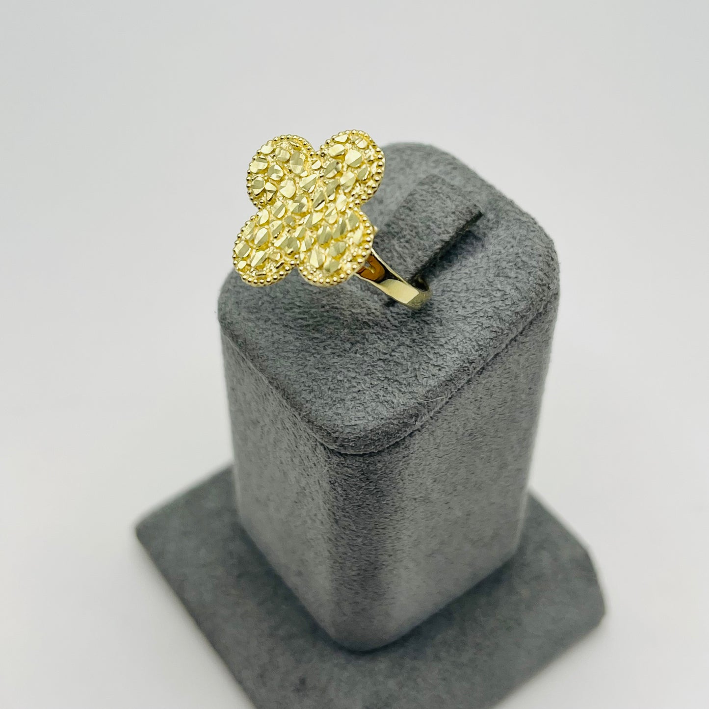 10k Gold Nugget Clover Ring