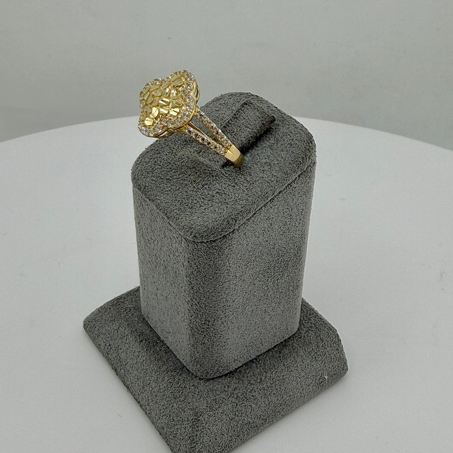 10K Gold Clover CZ Border Nugget Ring (M)