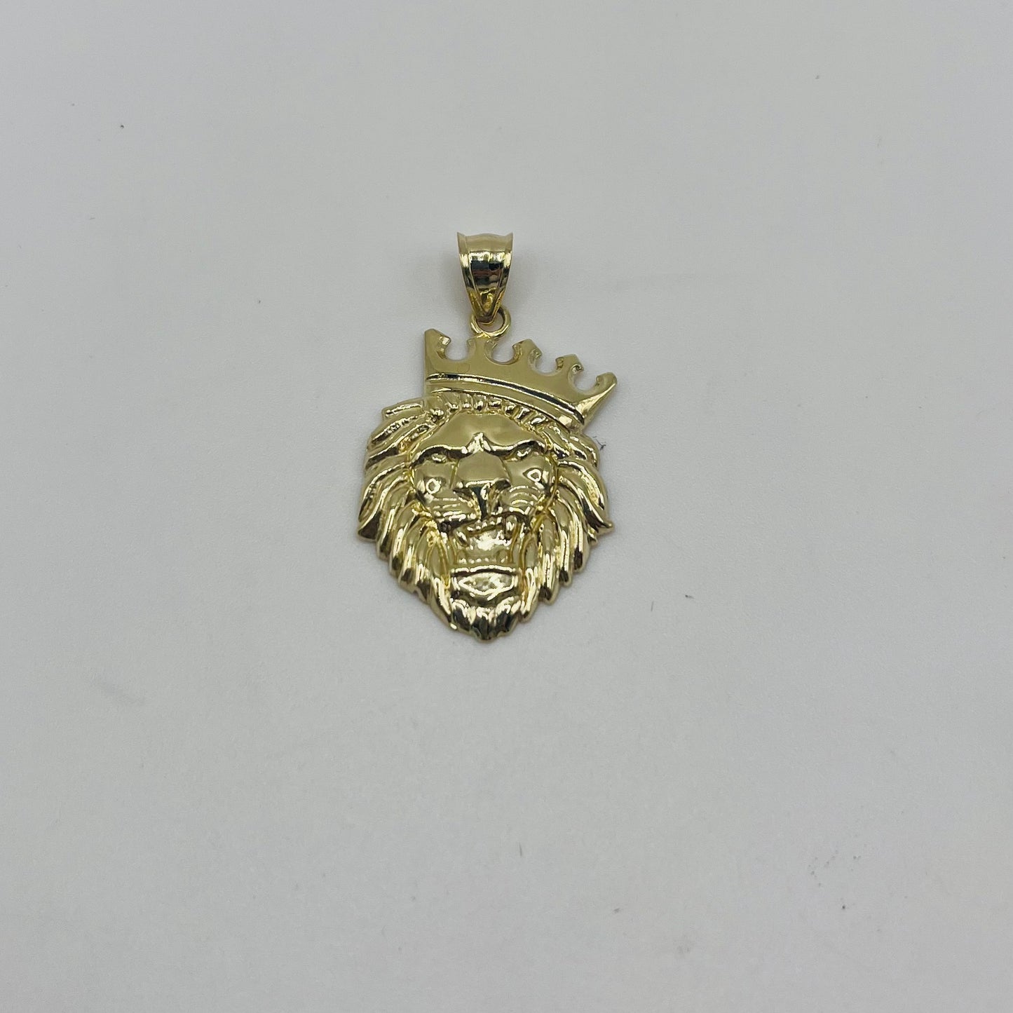 10k Gold King of the Jungle Charm