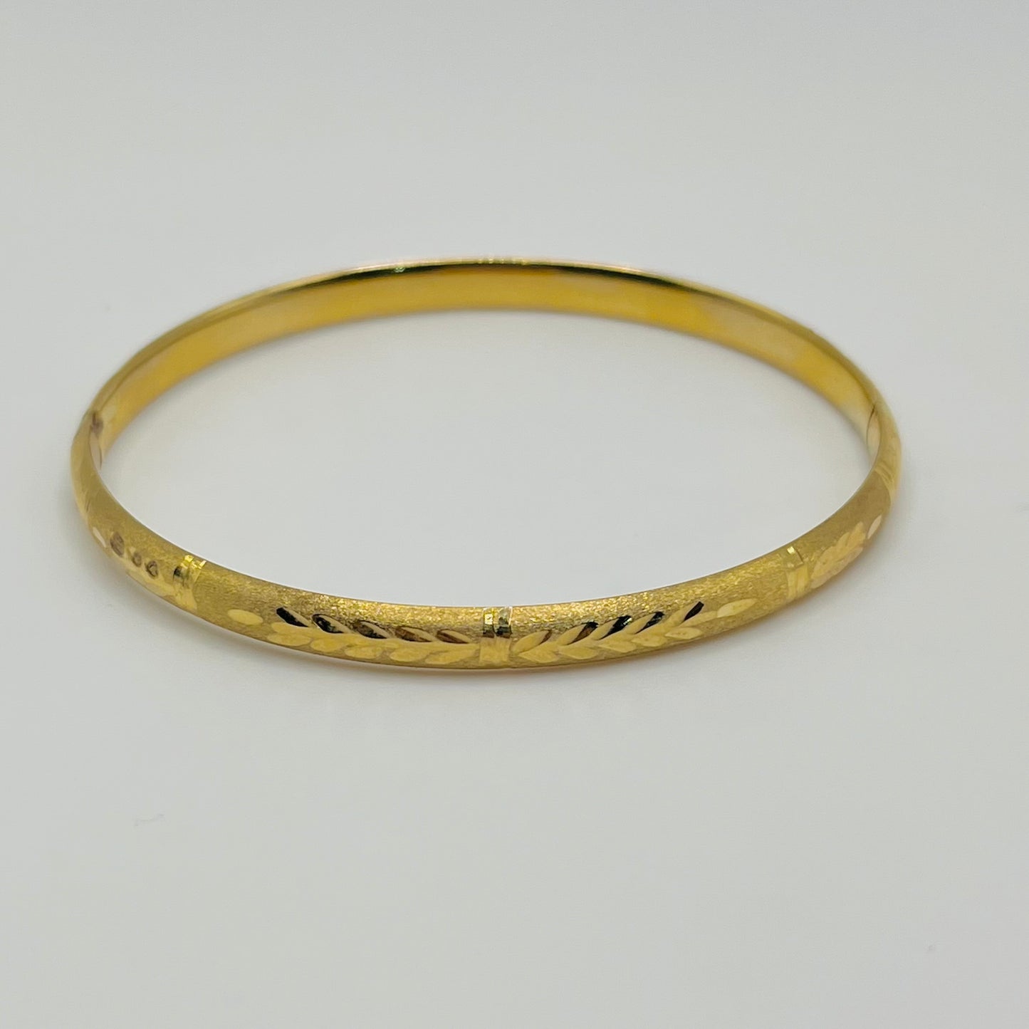 10k Gold Sylva Bangle