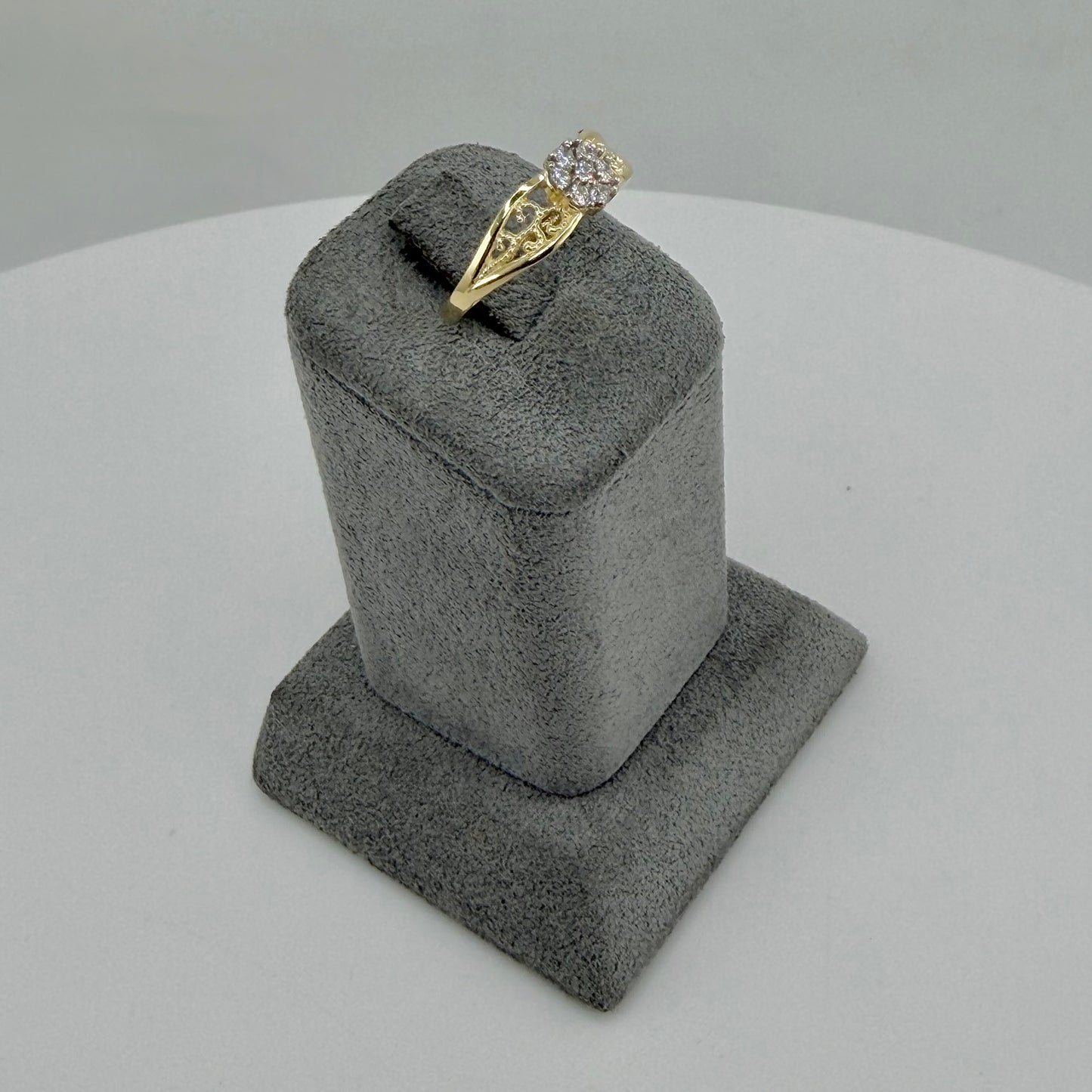 10k Gold Cluster Flower Ring