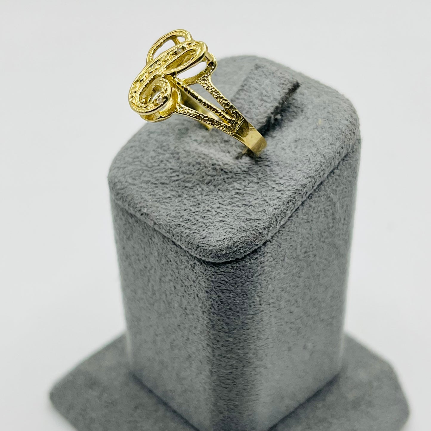 10K Gold 3-D Cursive Initial Ring