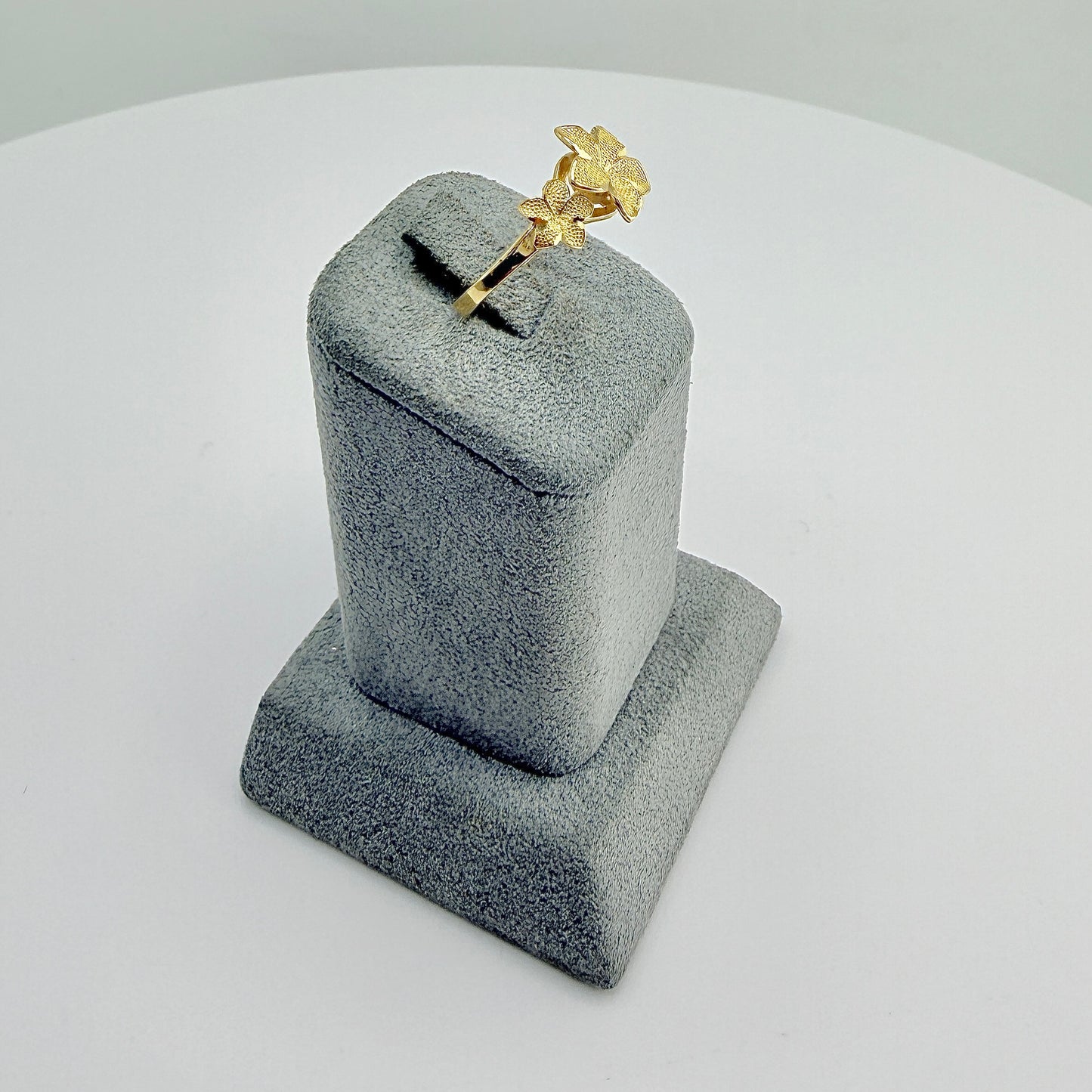 10k Gold Classic Hibiscus Signature Ring (Medium)
