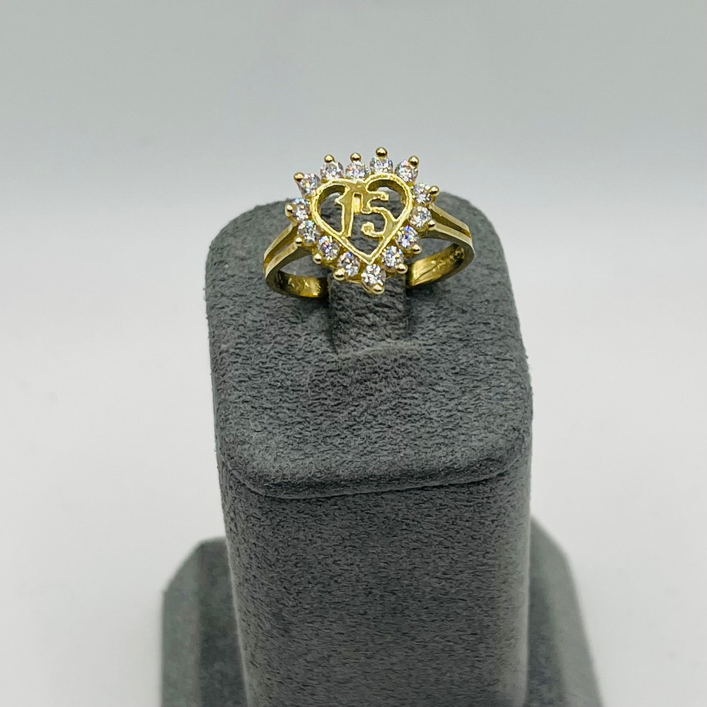 10k Gold Sueño de Quince Ring