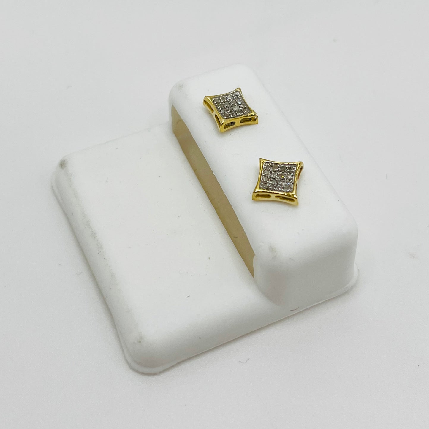 10k Gold Dazzling Kite Shaped Diamond Earrings