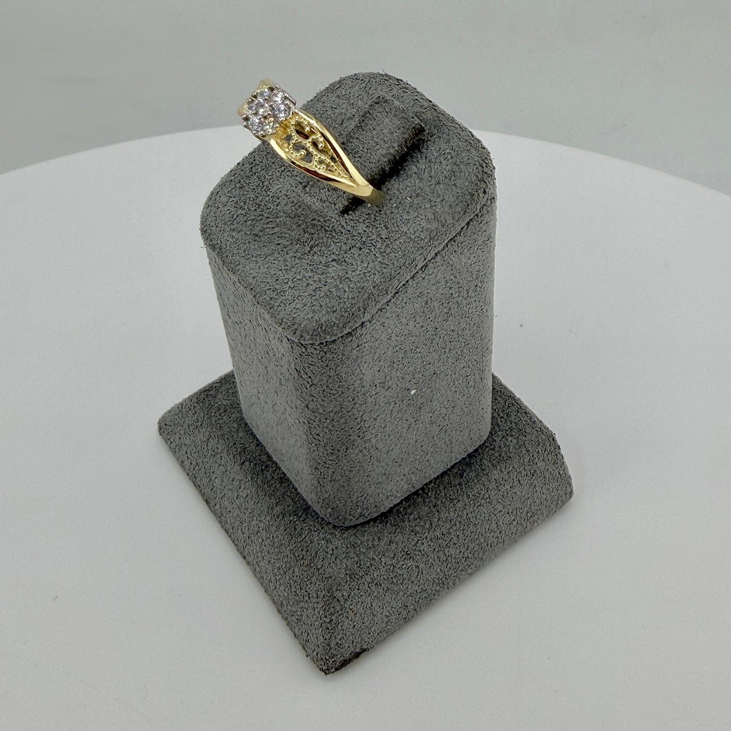 10k Gold Cluster Flower Ring