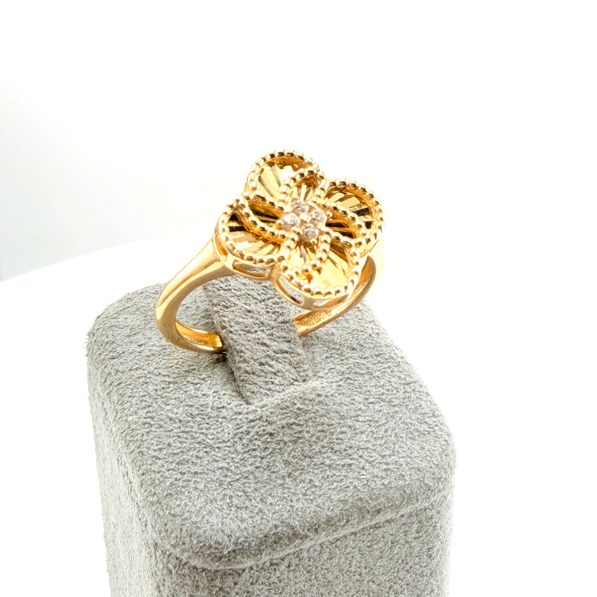 10K Gold Fancy Detail Clover Ring