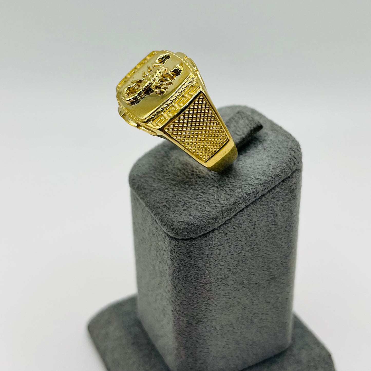 10k Sting of Gold Ring