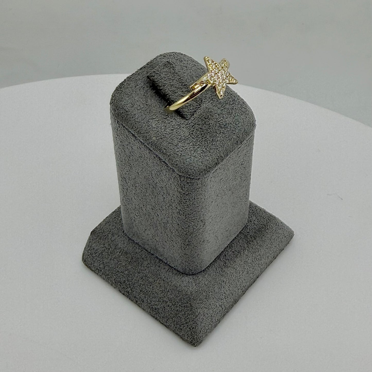10k Gold Shinning Star Cz Ring