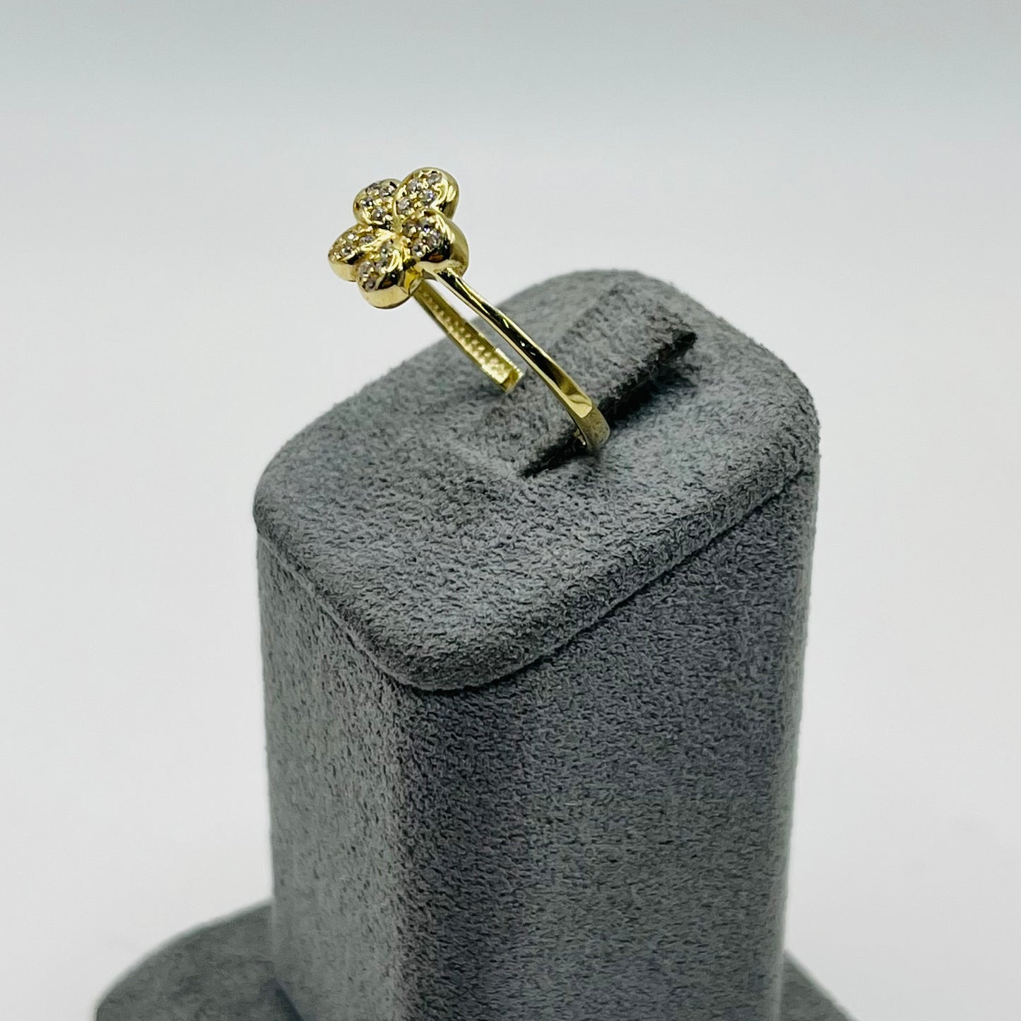 10k Gold Cz Flower Ring