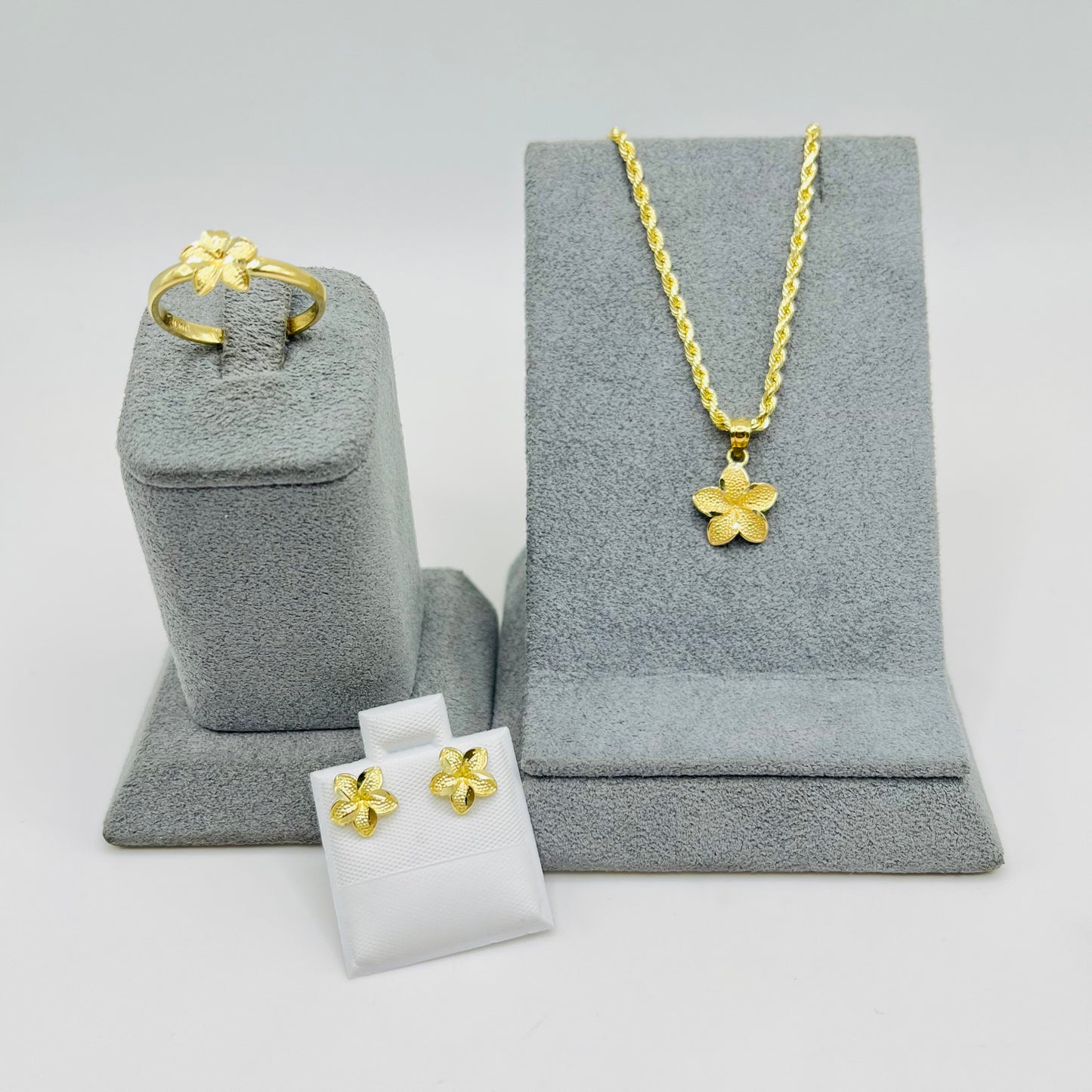 10k Gold Hibiscus Flower Set