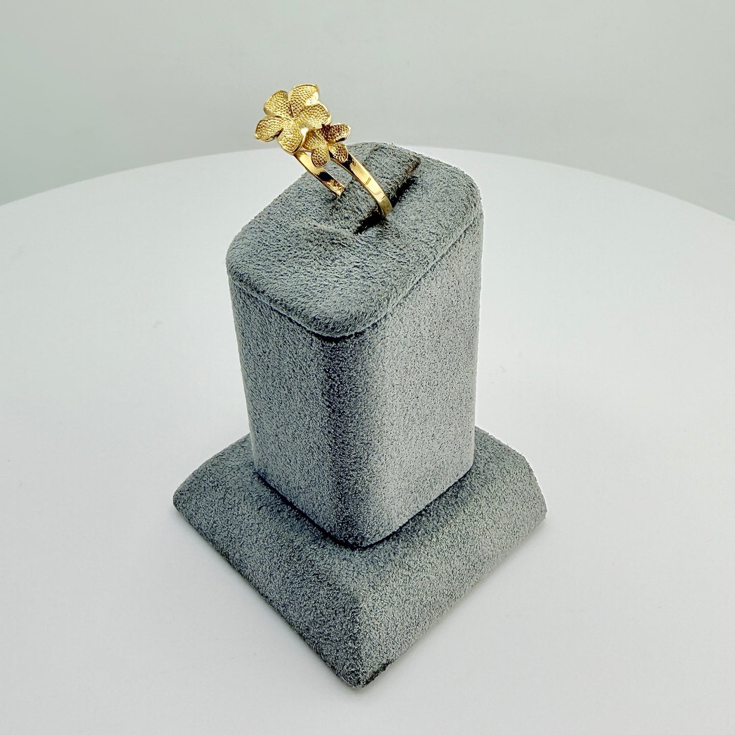 10k Gold Classic Hibiscus Signature Ring (Medium)