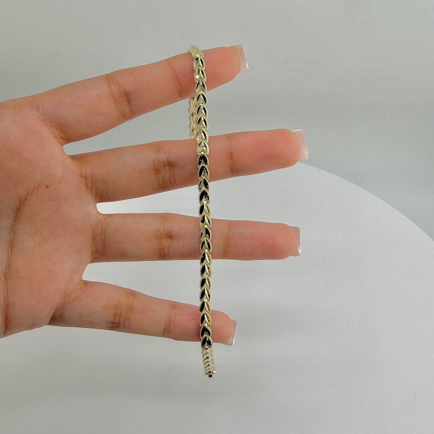10k Gold Leaf Bracelet 7.5”