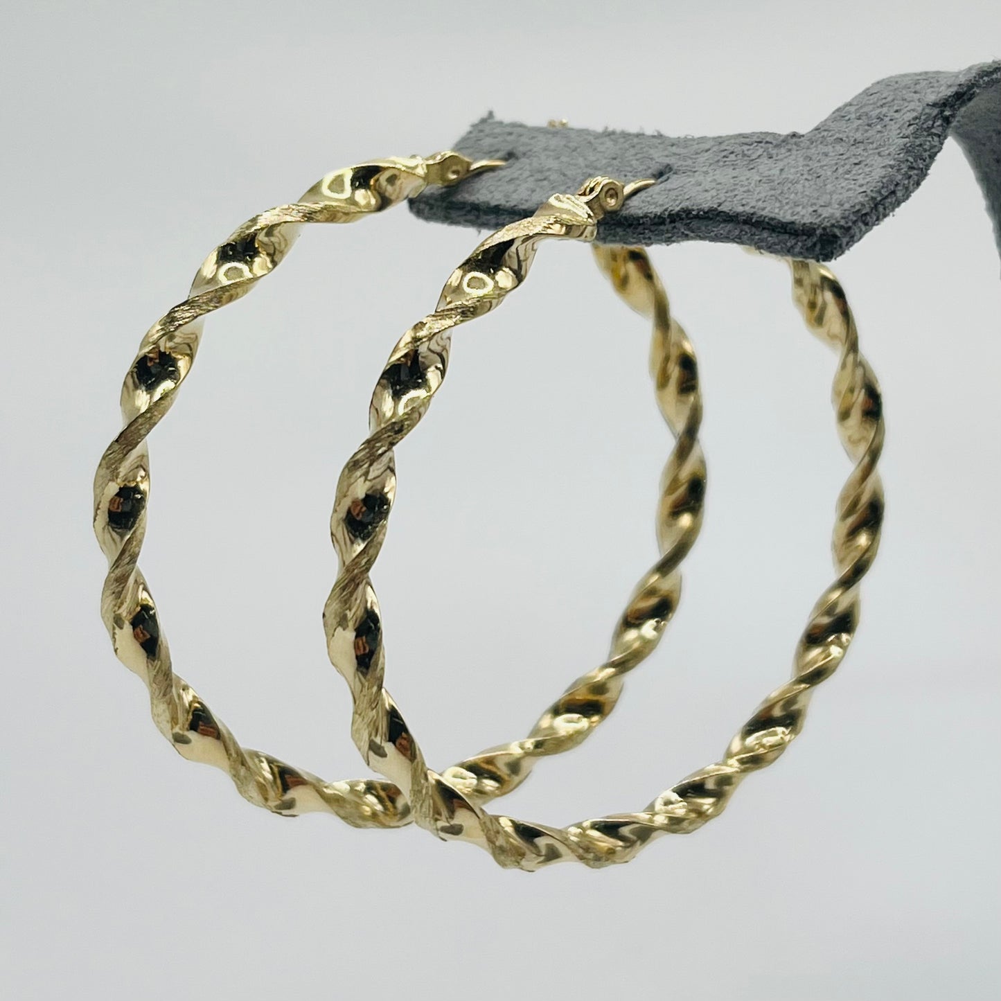 10K Gold Ultra Lightweight Twist Hoops (Small - 1.75")