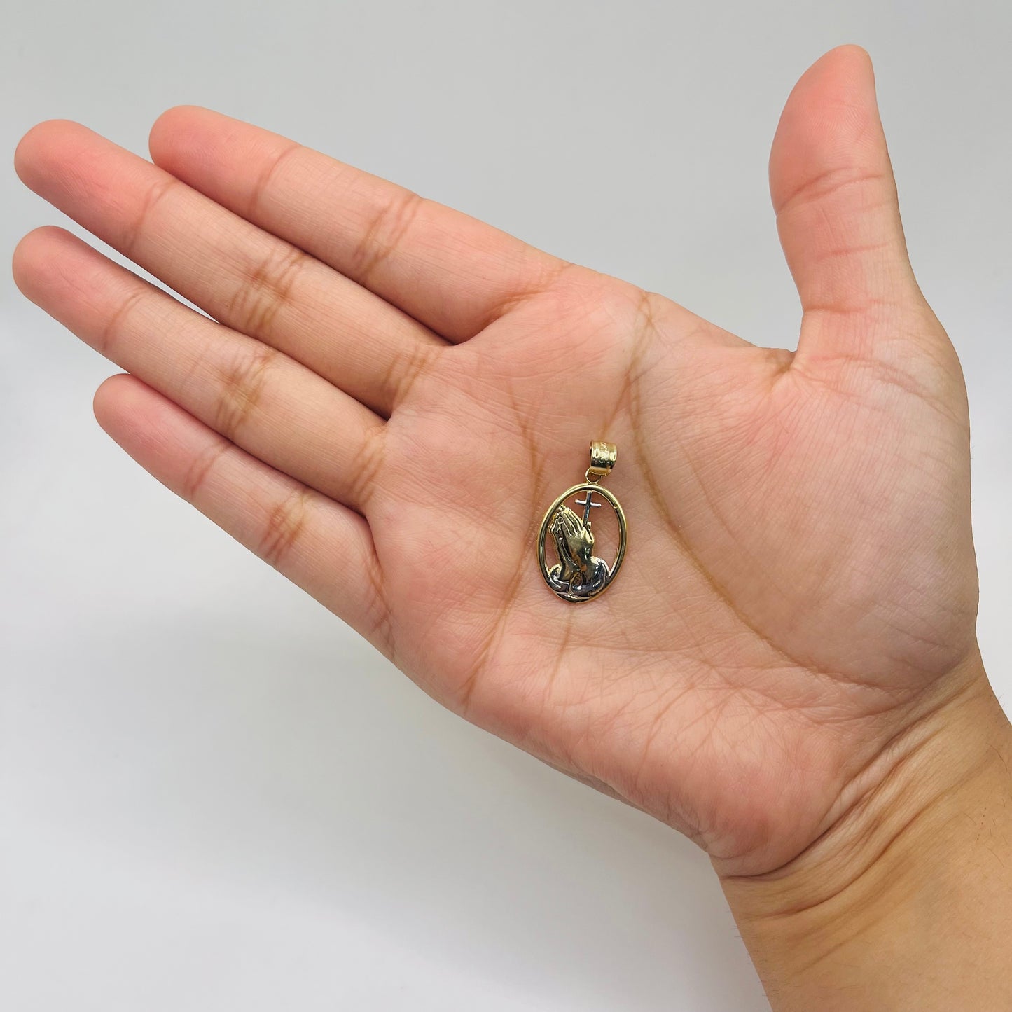 10k Gold Praying Hands Charm Oval Frame