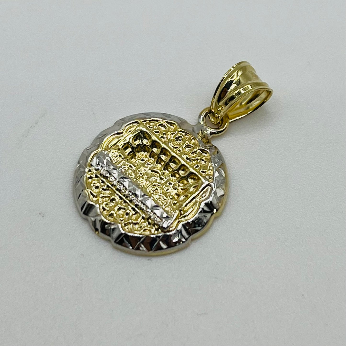 10k Gold Two- Tone Last supper Charm (S)