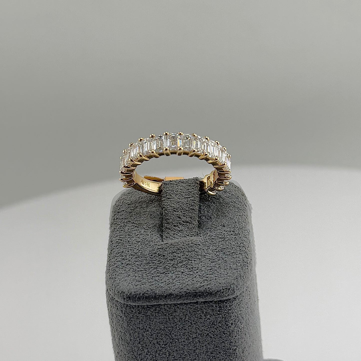 14k Gold Lab Emerald Diamond Band Ring - Size 7