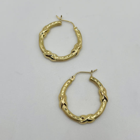 10k Gold Xo hoops 1in