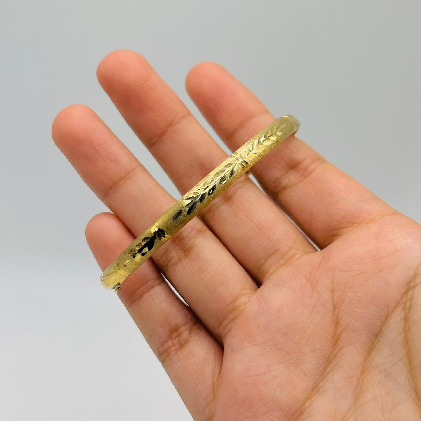 10k Gold Sylva Bangle