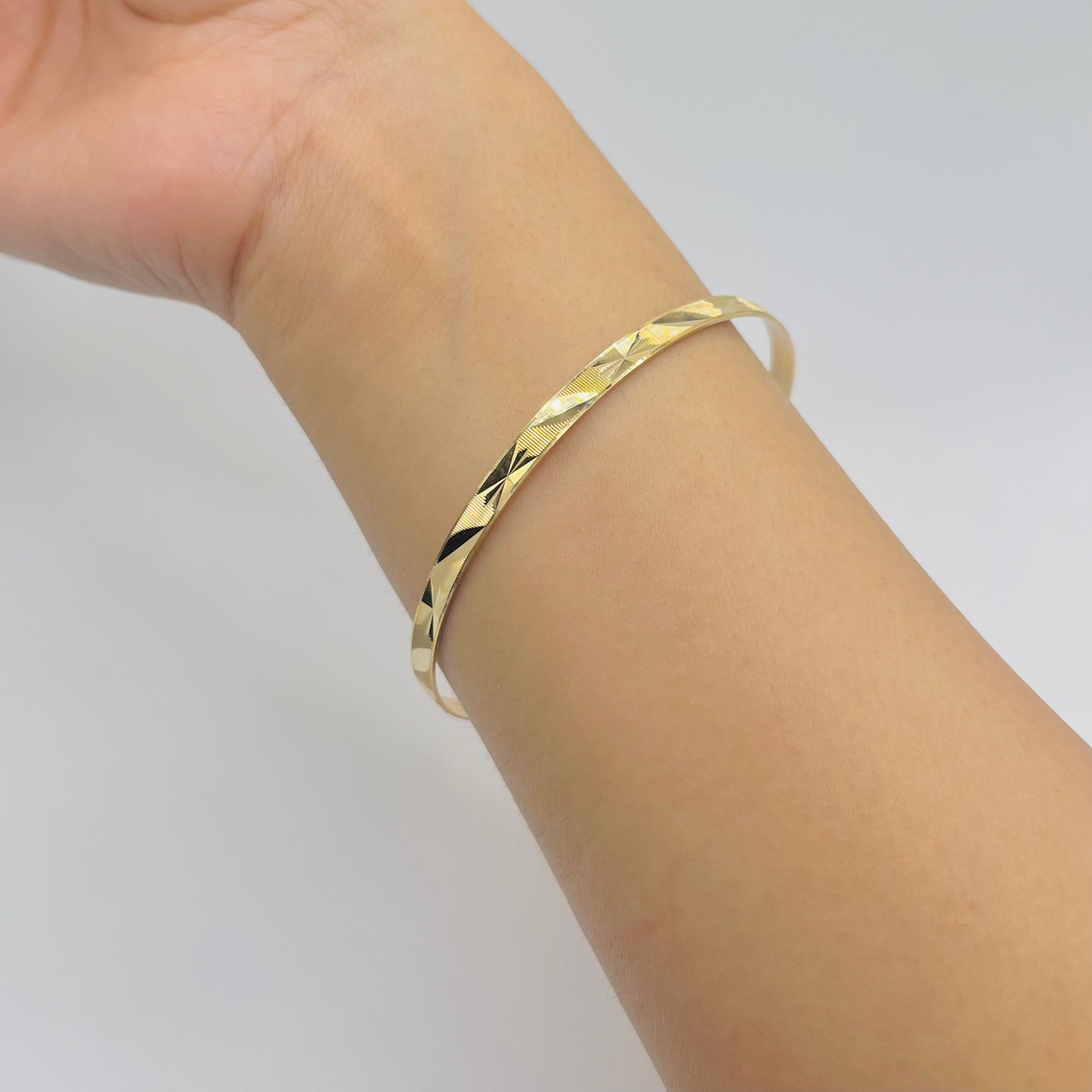 14k Gold Stellar Trace Bangle